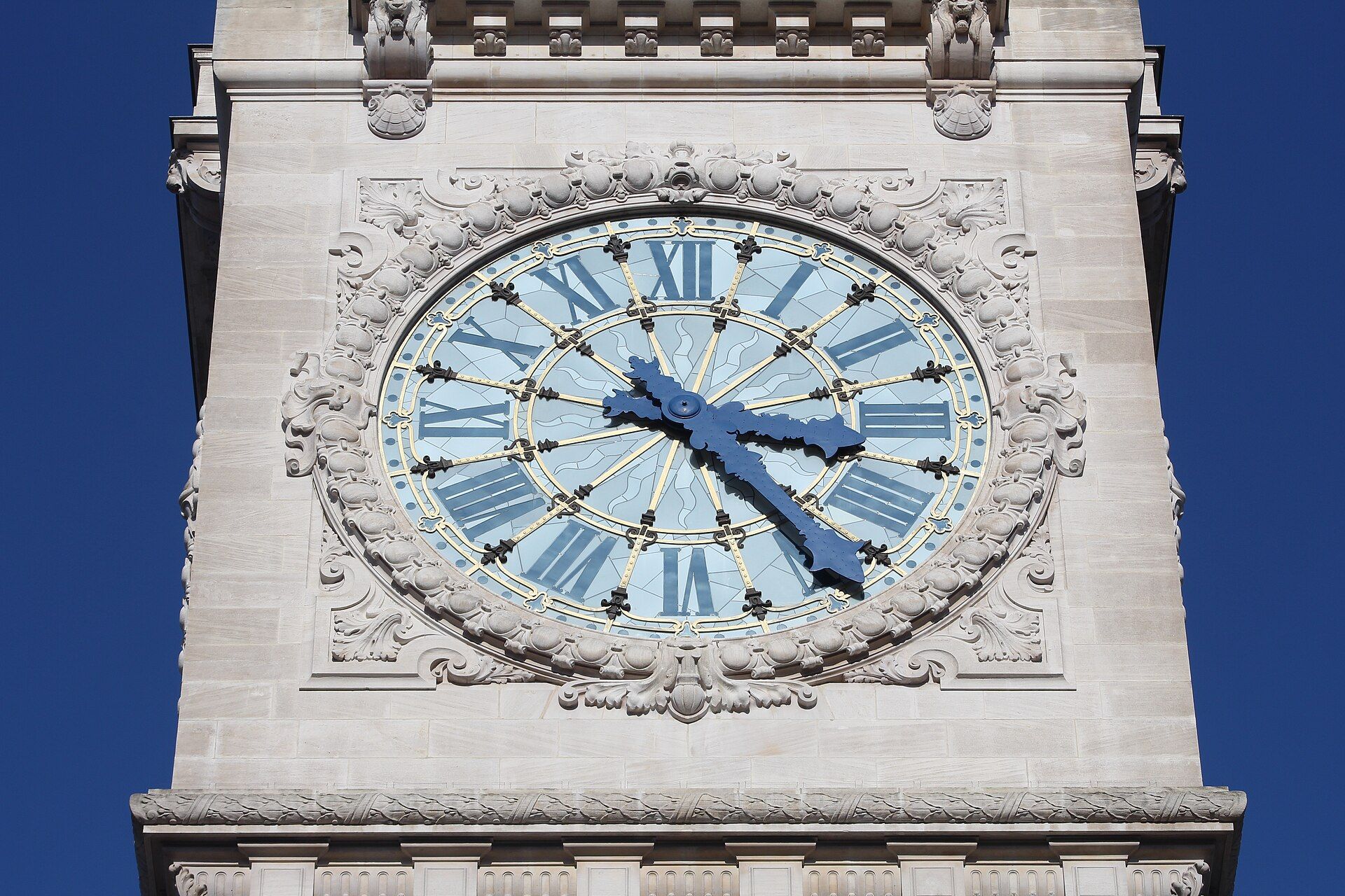 The clock tower of Gare de Lyon, a few minutes from Bercy
