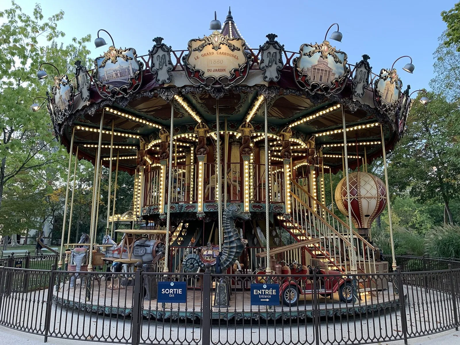 Le manège ancien du jardin d’Acclimatation, au bois de Boulogne