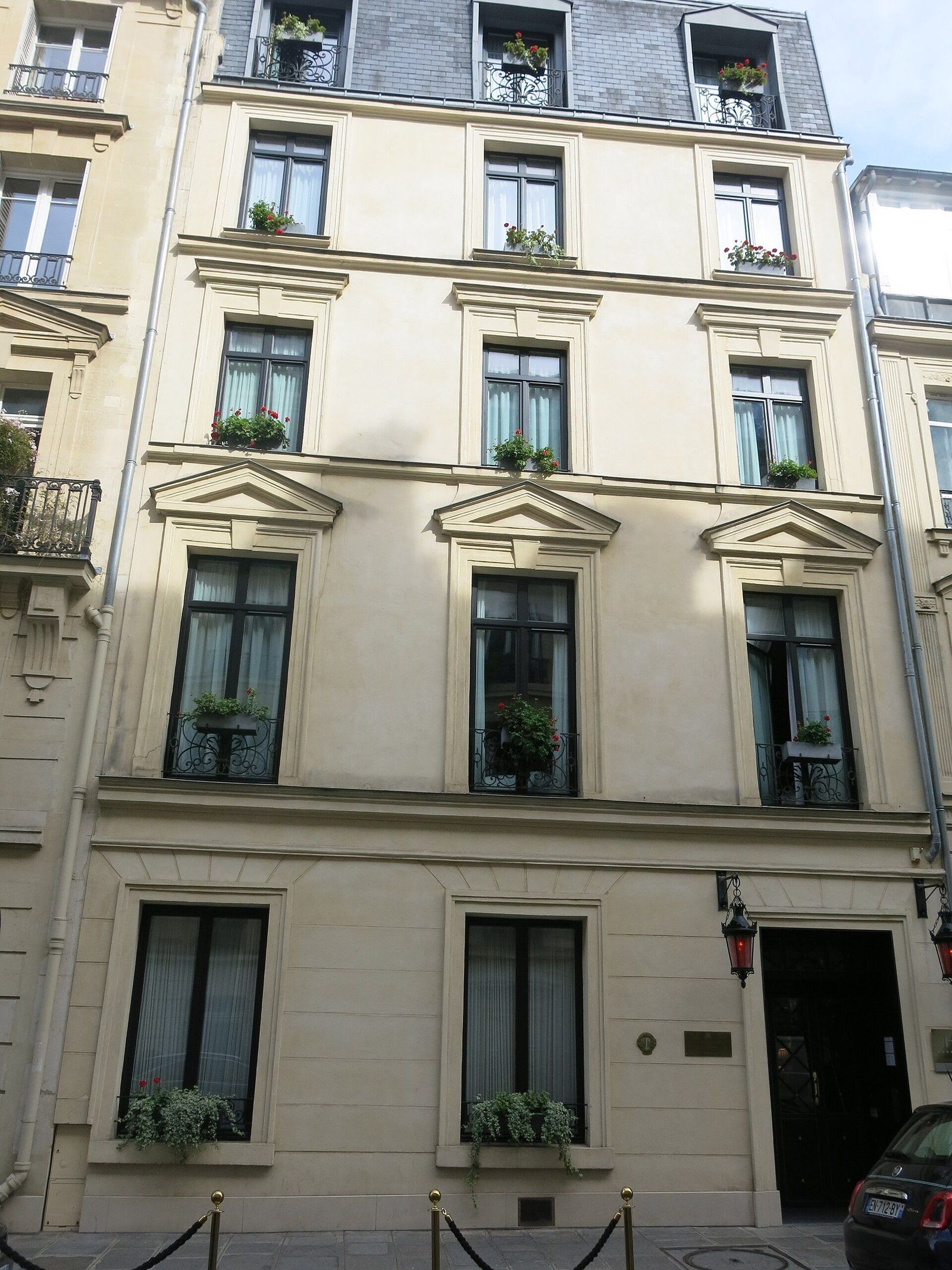Facade of Maison Souquet, 10 rue de Bruxelles