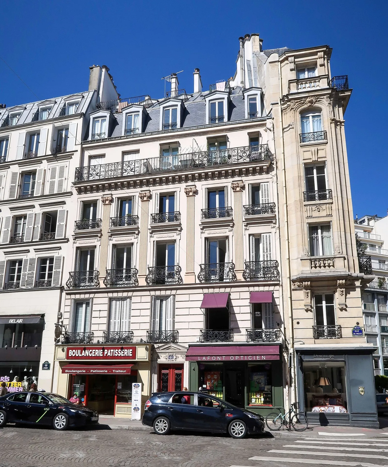 Un immeuble de la rue de Passy, dans le 16e arrondissement