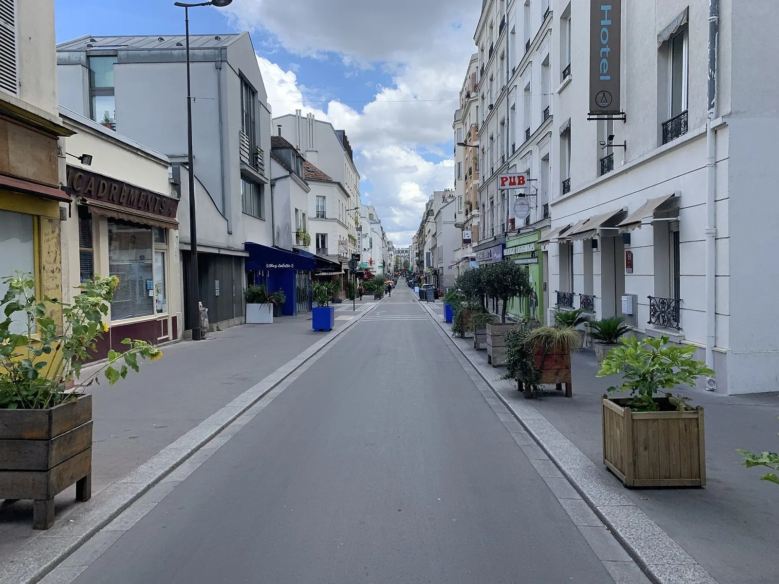 La rue Daguerre, piétonne, dans le 14e arrondissement